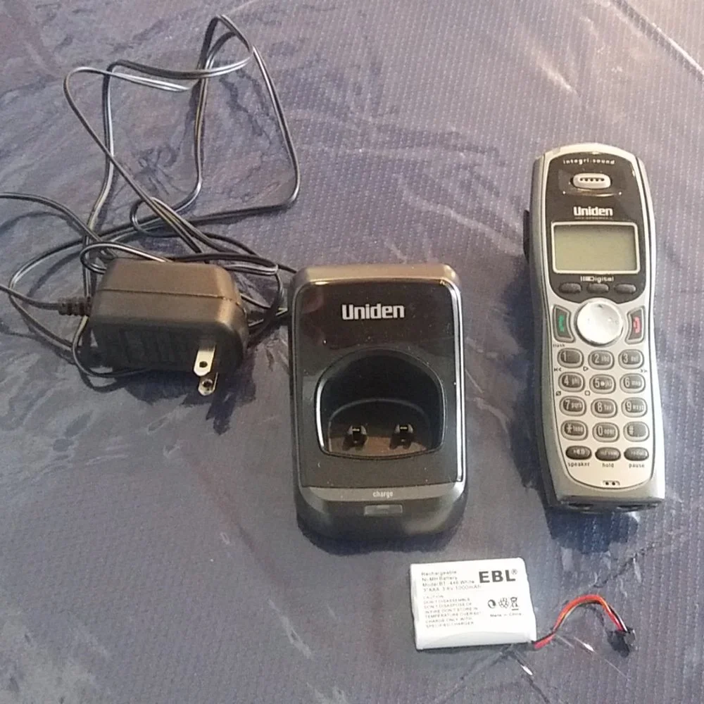 Uniden TCX905 Handset And Charger